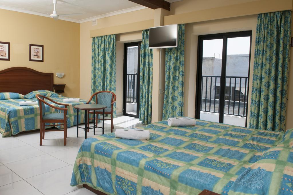 Euroclub Hotel St. Paul's Bay Exterior photo
